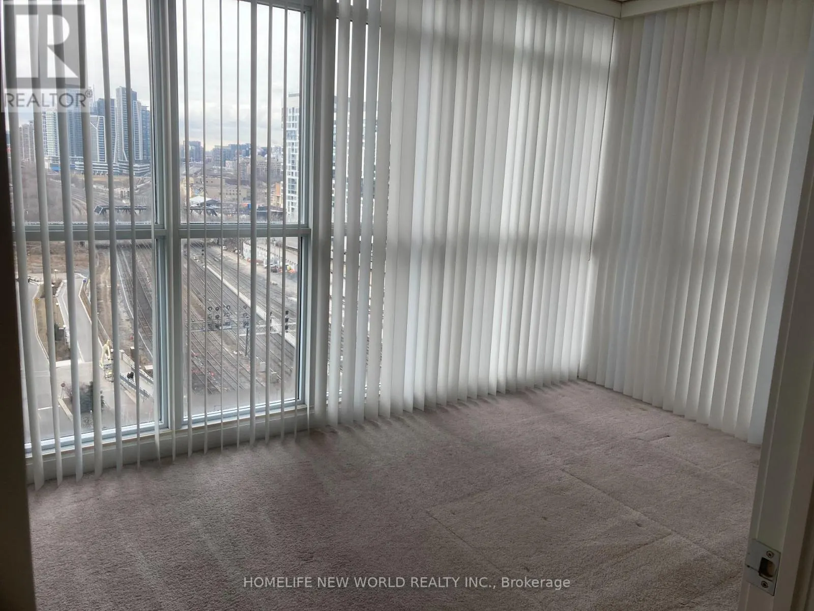 1612 - 15 ICEBOAT TERRACE
