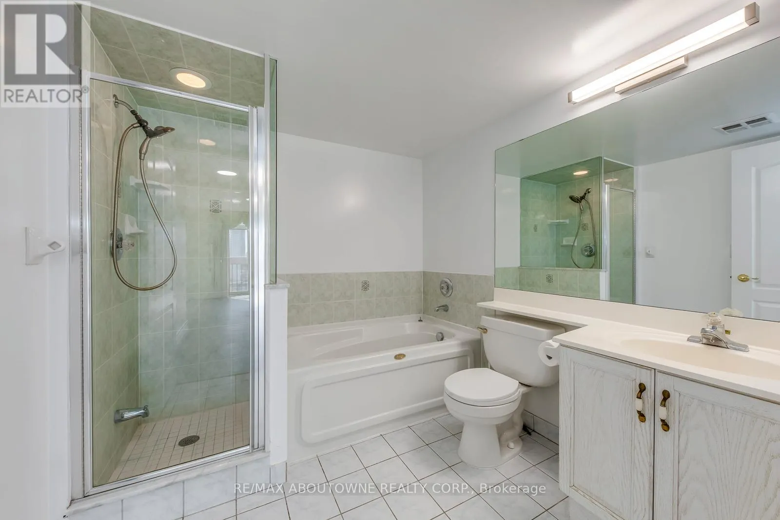 1805 - 5418 YONGE STREET