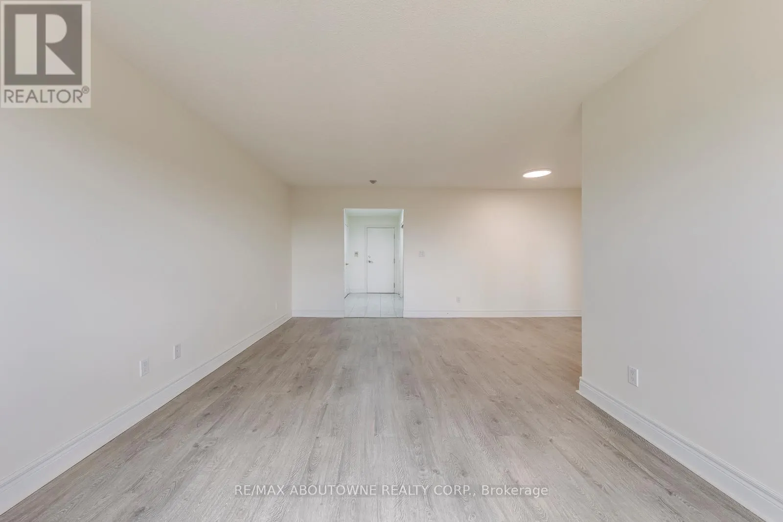 1805 - 5418 YONGE STREET