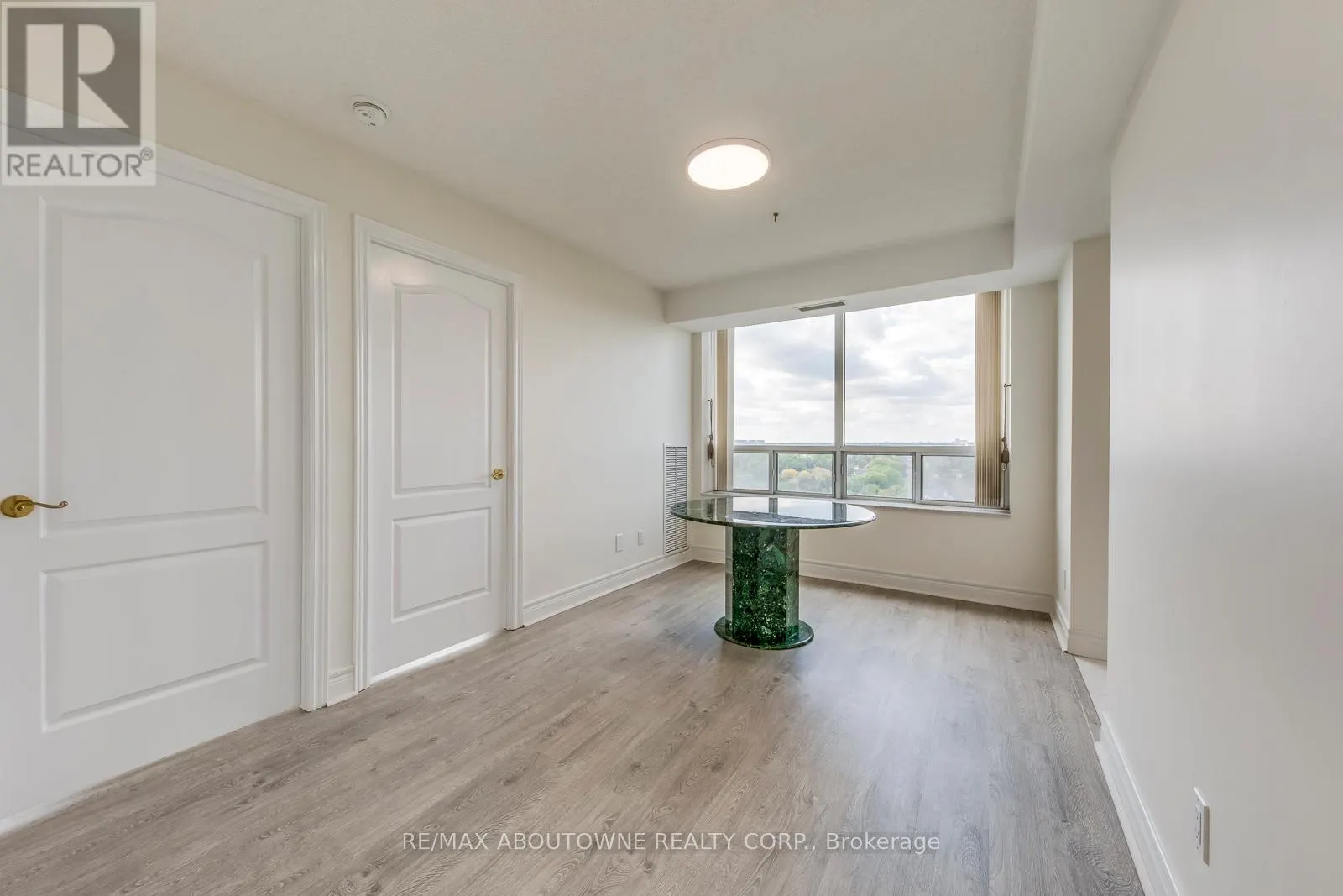 1805 - 5418 YONGE STREET