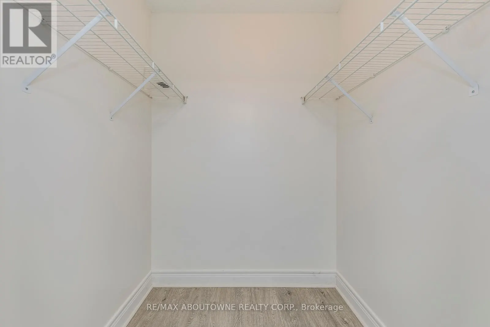 1805 - 5418 YONGE STREET