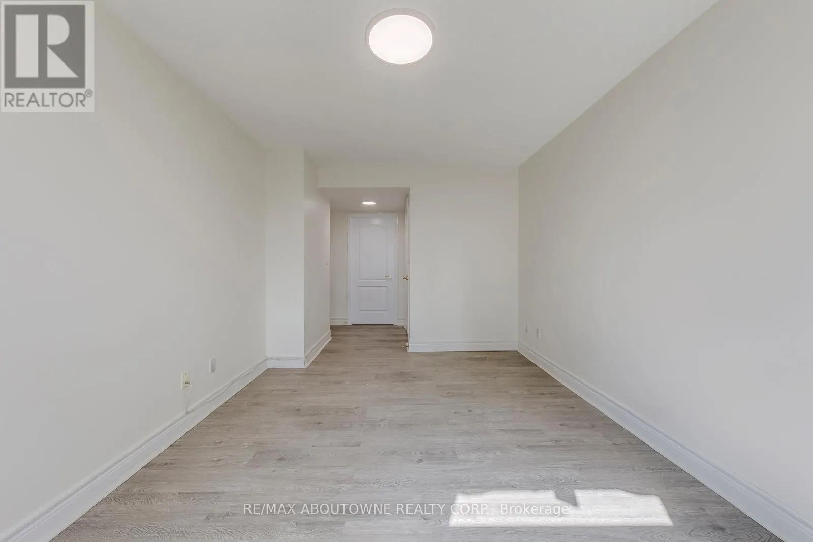1805 - 5418 YONGE STREET