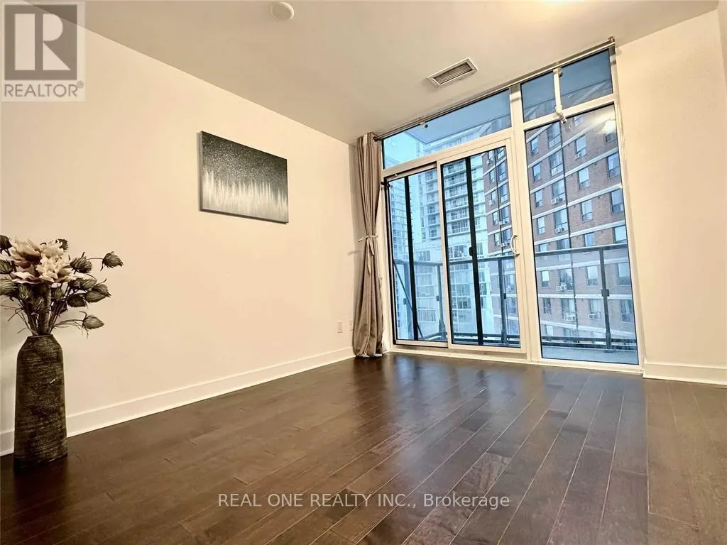 1004 - 58 ORCHARD VIEW BOULEVARD