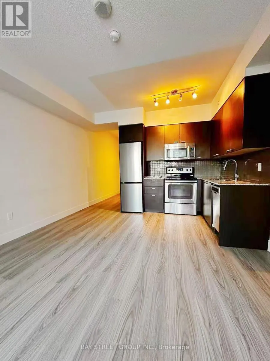 310 - 88 SHEPPARD AVENUE E