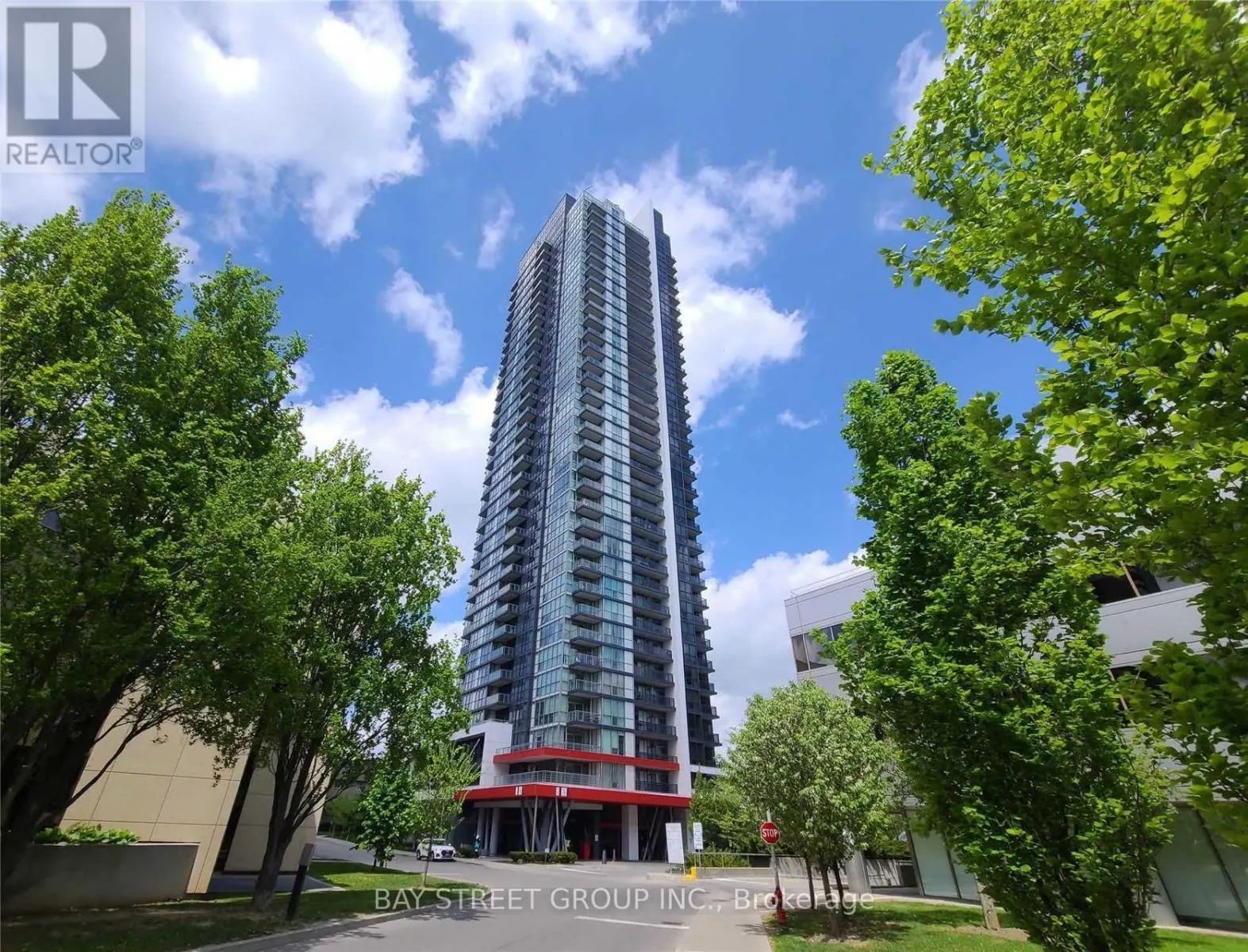 310 - 88 SHEPPARD AVENUE E