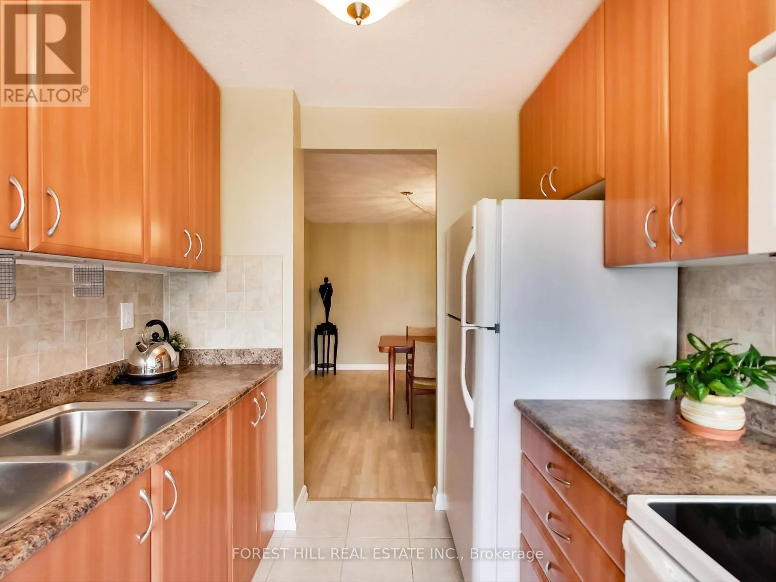 305 - 133 TORRESDALE AVENUE