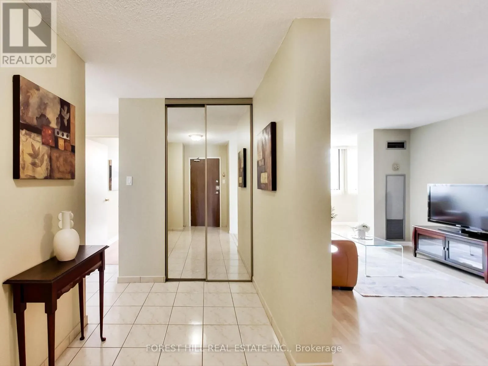 305 - 133 TORRESDALE AVENUE