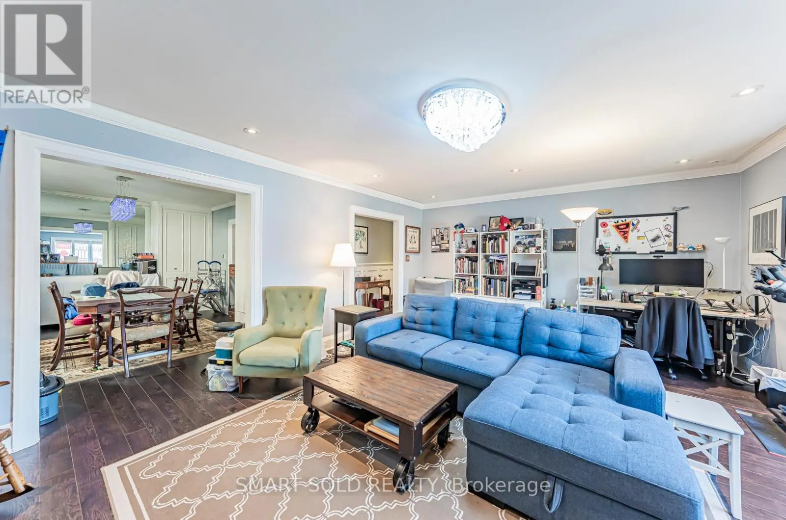 889 AVENUE ROAD