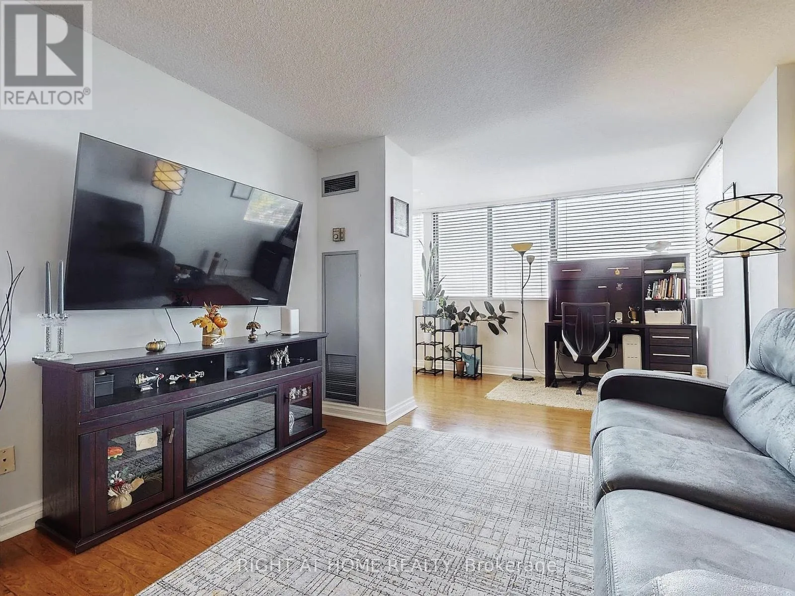 2503 - 133 TORRESDALE AVENUE