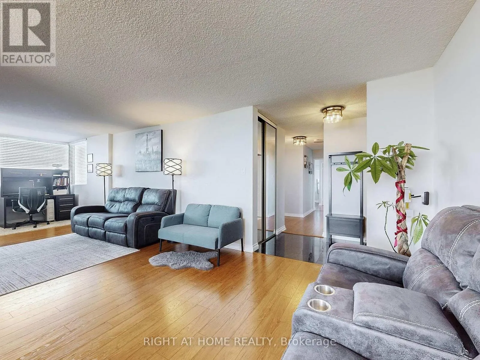 2503 - 133 TORRESDALE AVENUE