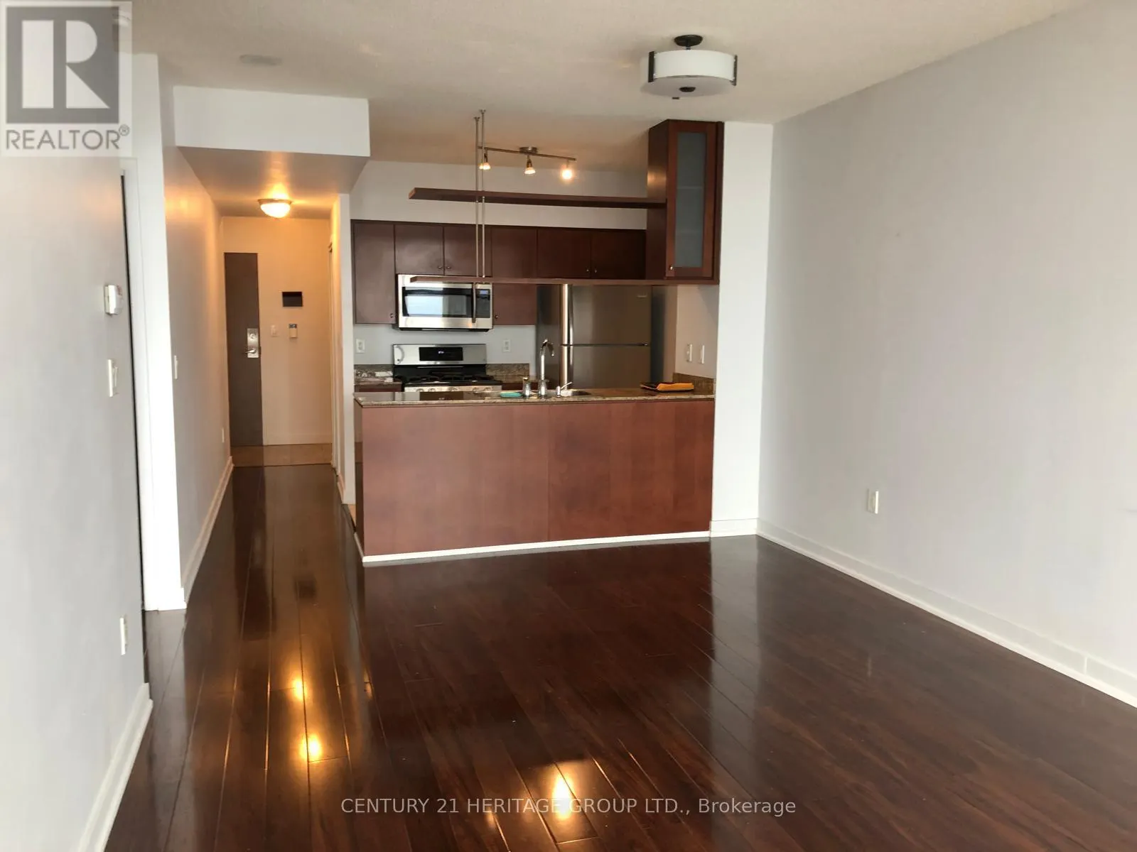 2211 - 35 MARINER TERRACE