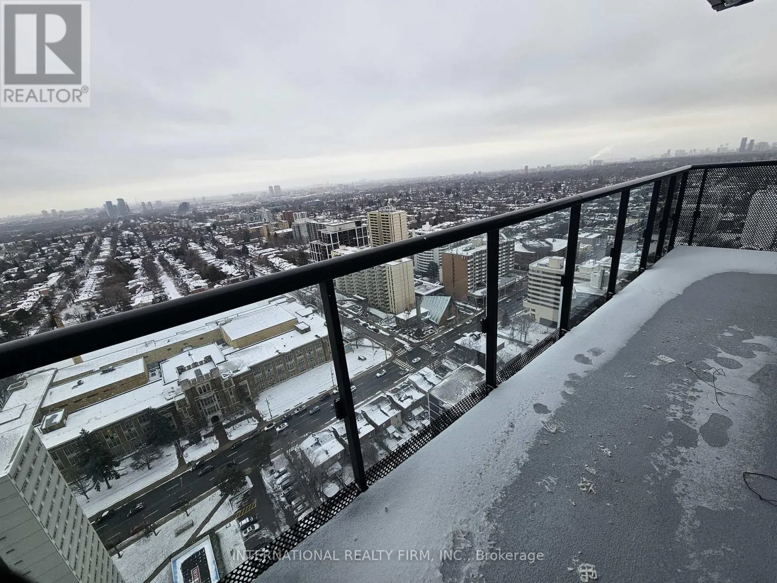 2912 - 127 BROADWAY AVENUE