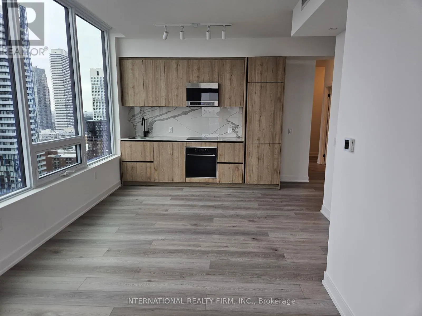 2912 - 127 BROADWAY AVENUE