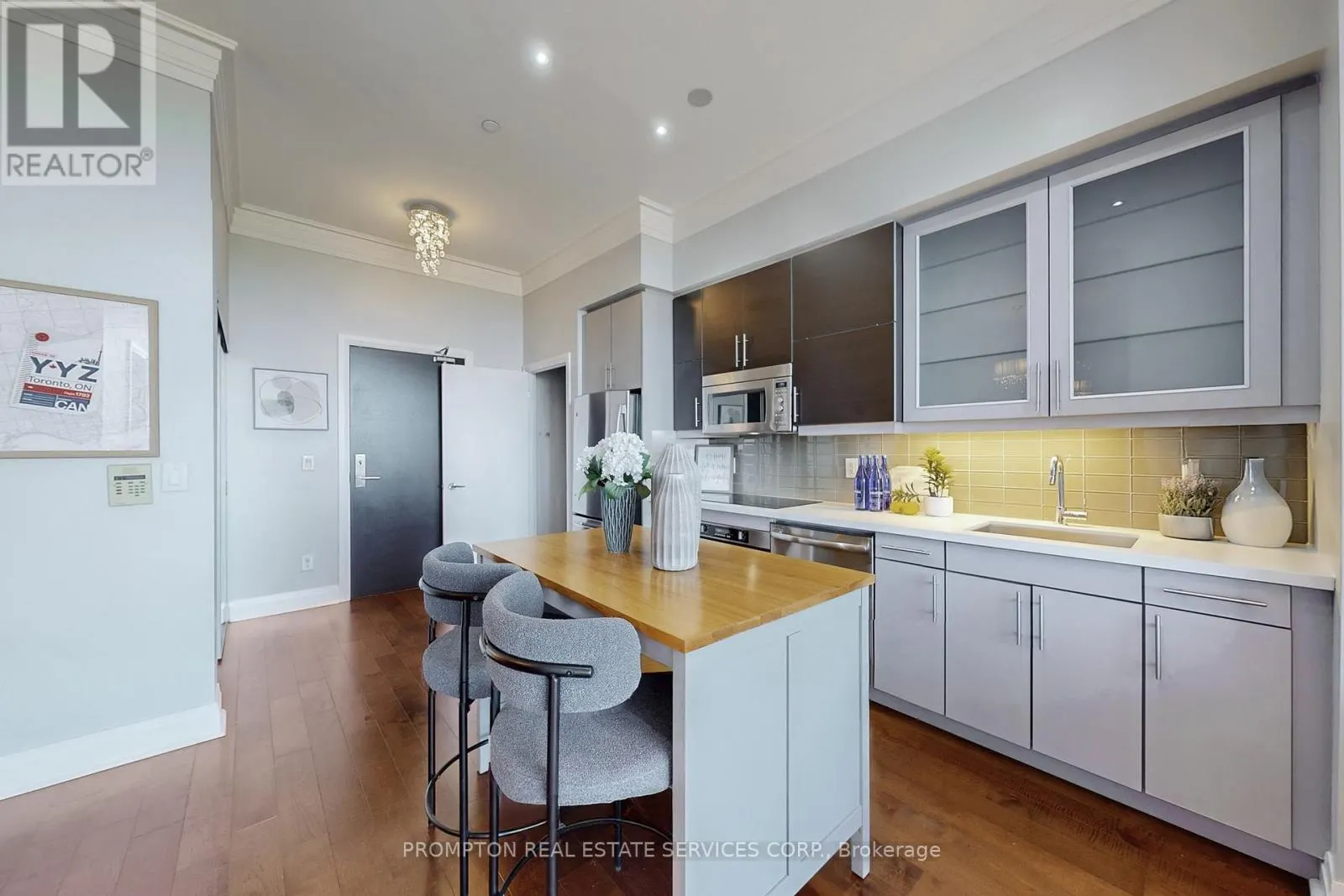 PH703 - 399 SPRING GARDEN AVENUE
