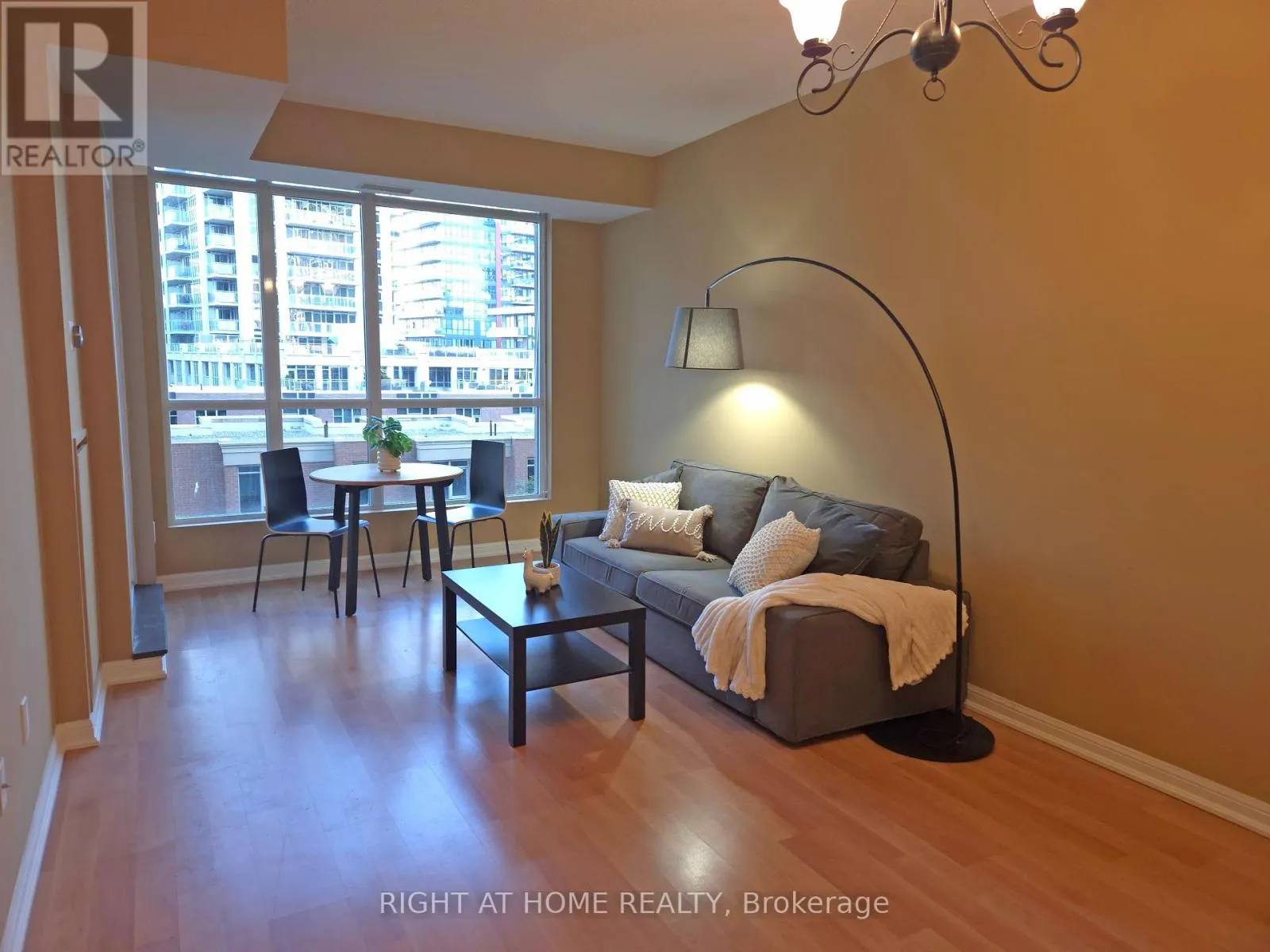 518 - 628 FLEET STREET