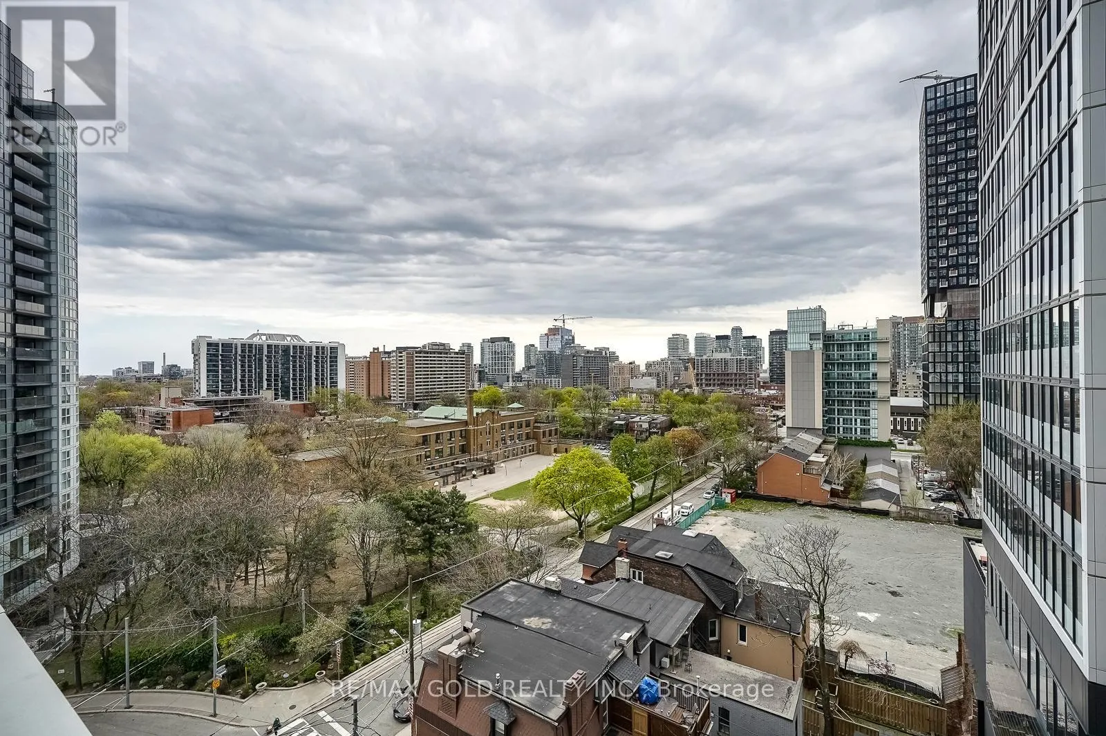 919 - 251 JARVIS STREET
