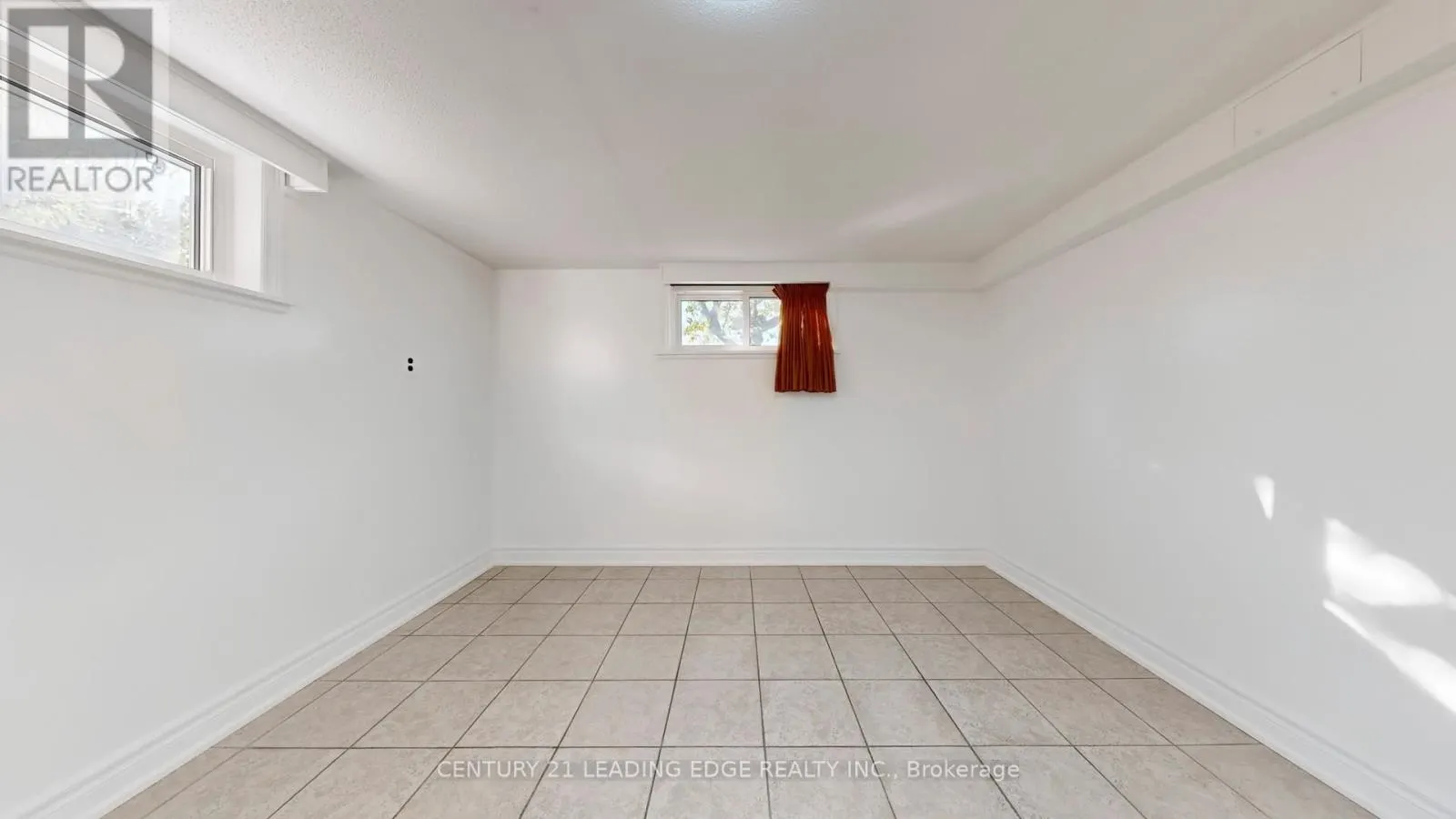 325 WATERLOO AVENUE