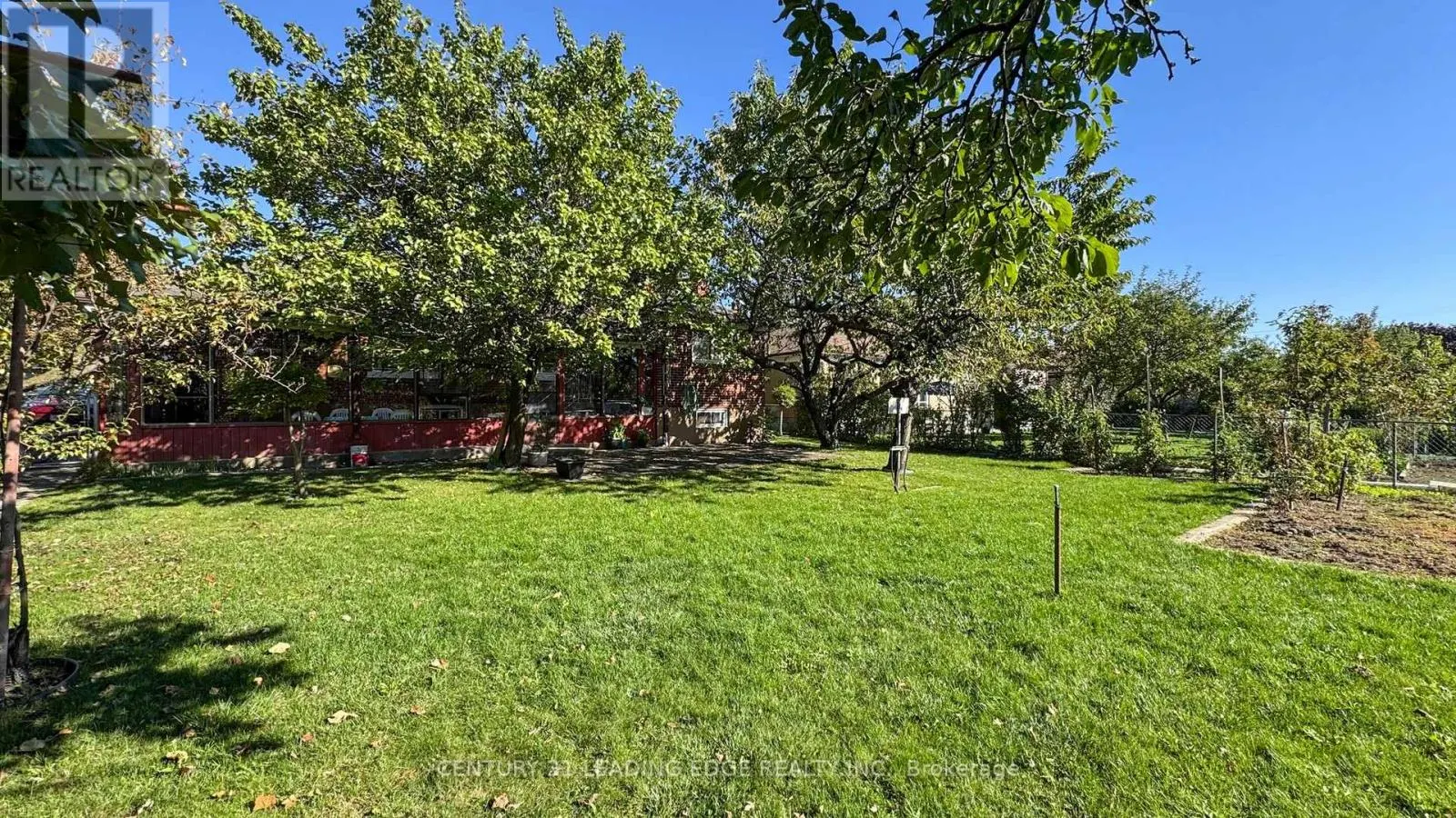 325 WATERLOO AVENUE
