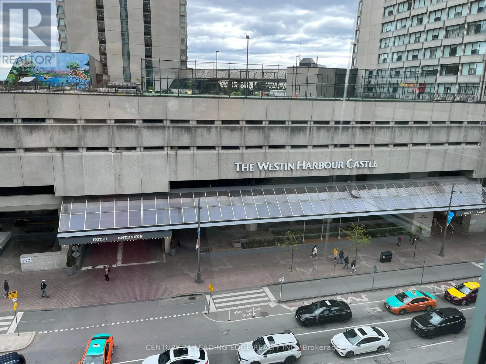 607 - 10 QUEENS QUAY W