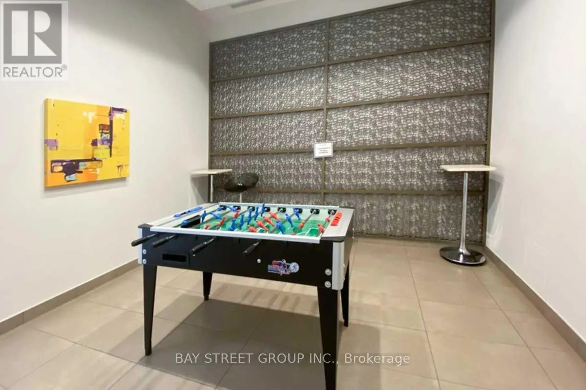 512 - 29 SINGER COURT