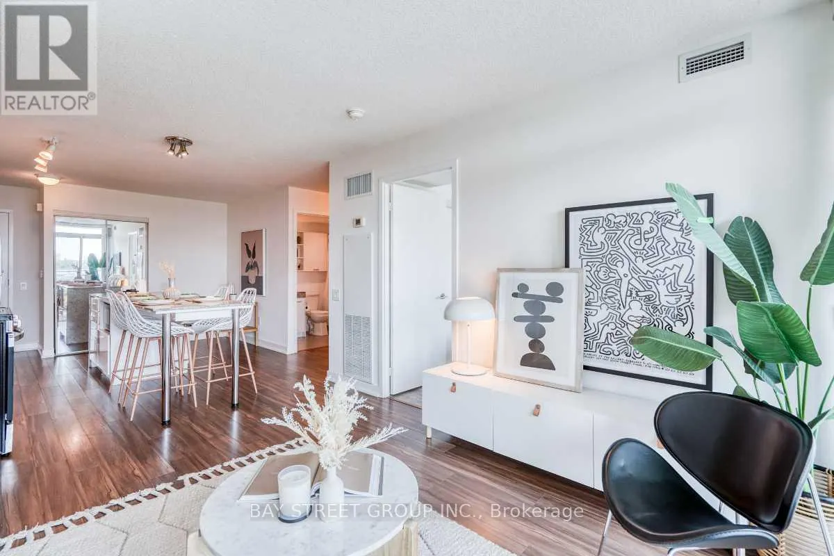 512 - 29 SINGER COURT