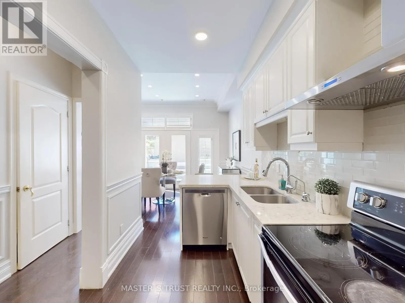 11 - 260 RUSSELL HILL ROAD