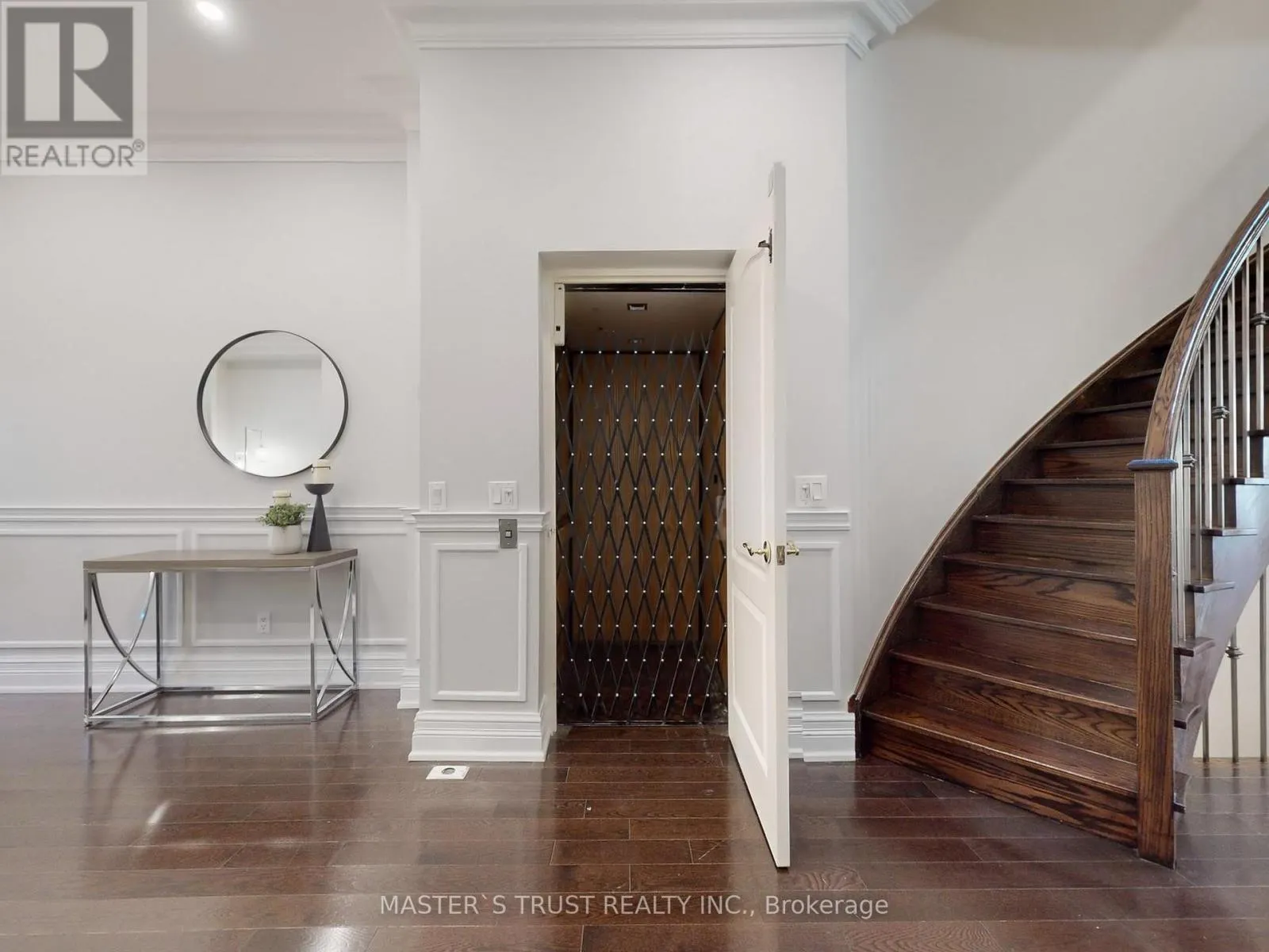 11 - 260 RUSSELL HILL ROAD