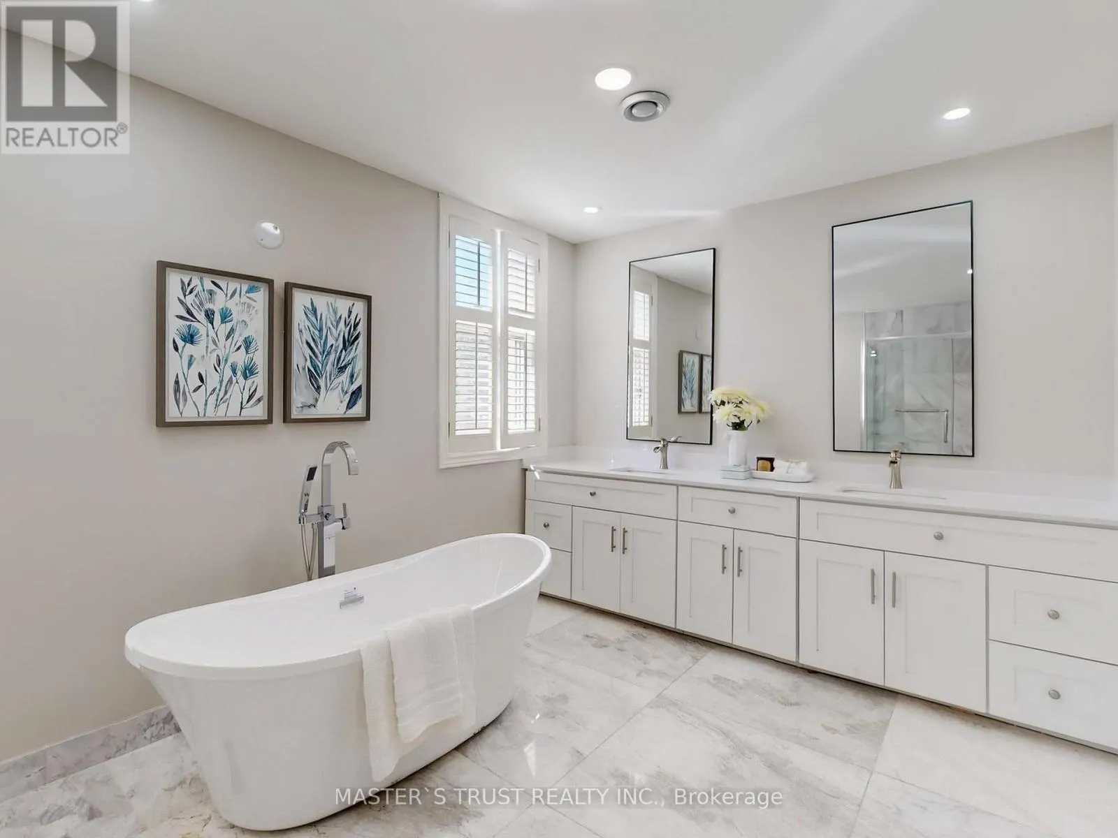 11 - 260 RUSSELL HILL ROAD
