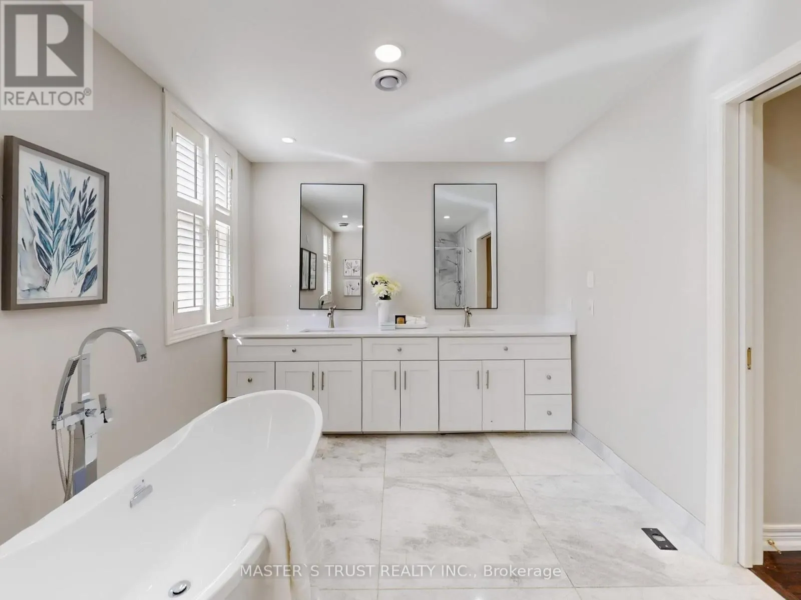 11 - 260 RUSSELL HILL ROAD