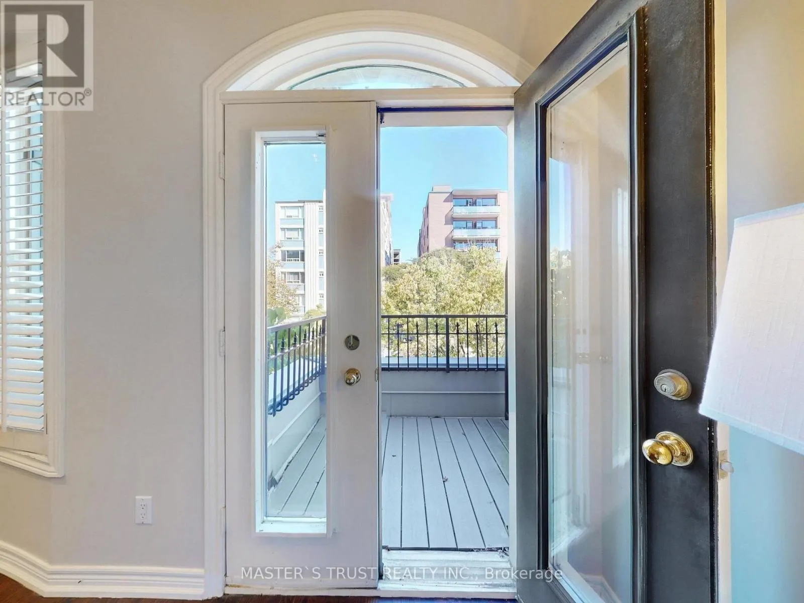 11 - 260 RUSSELL HILL ROAD