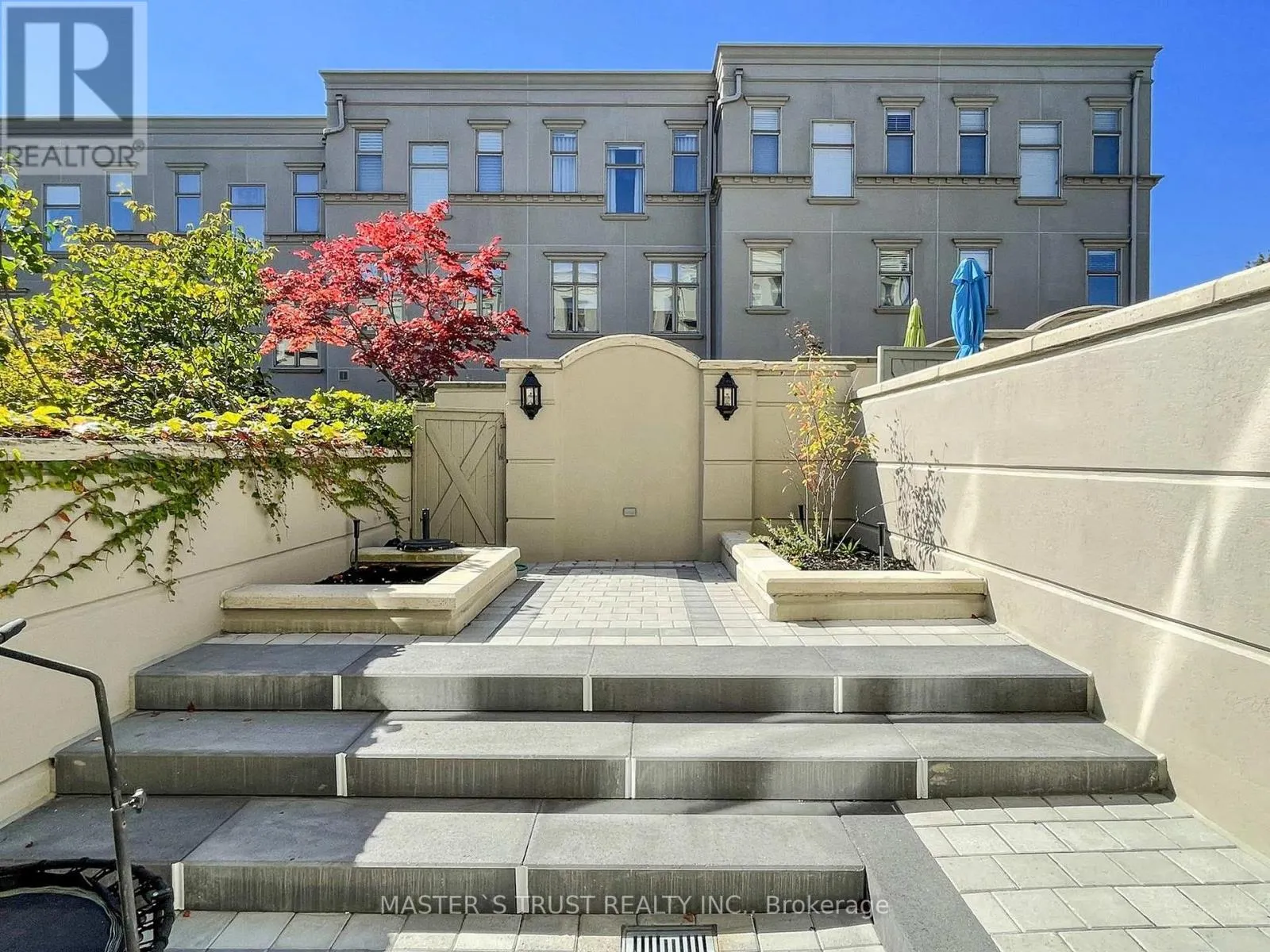 11 - 260 RUSSELL HILL ROAD