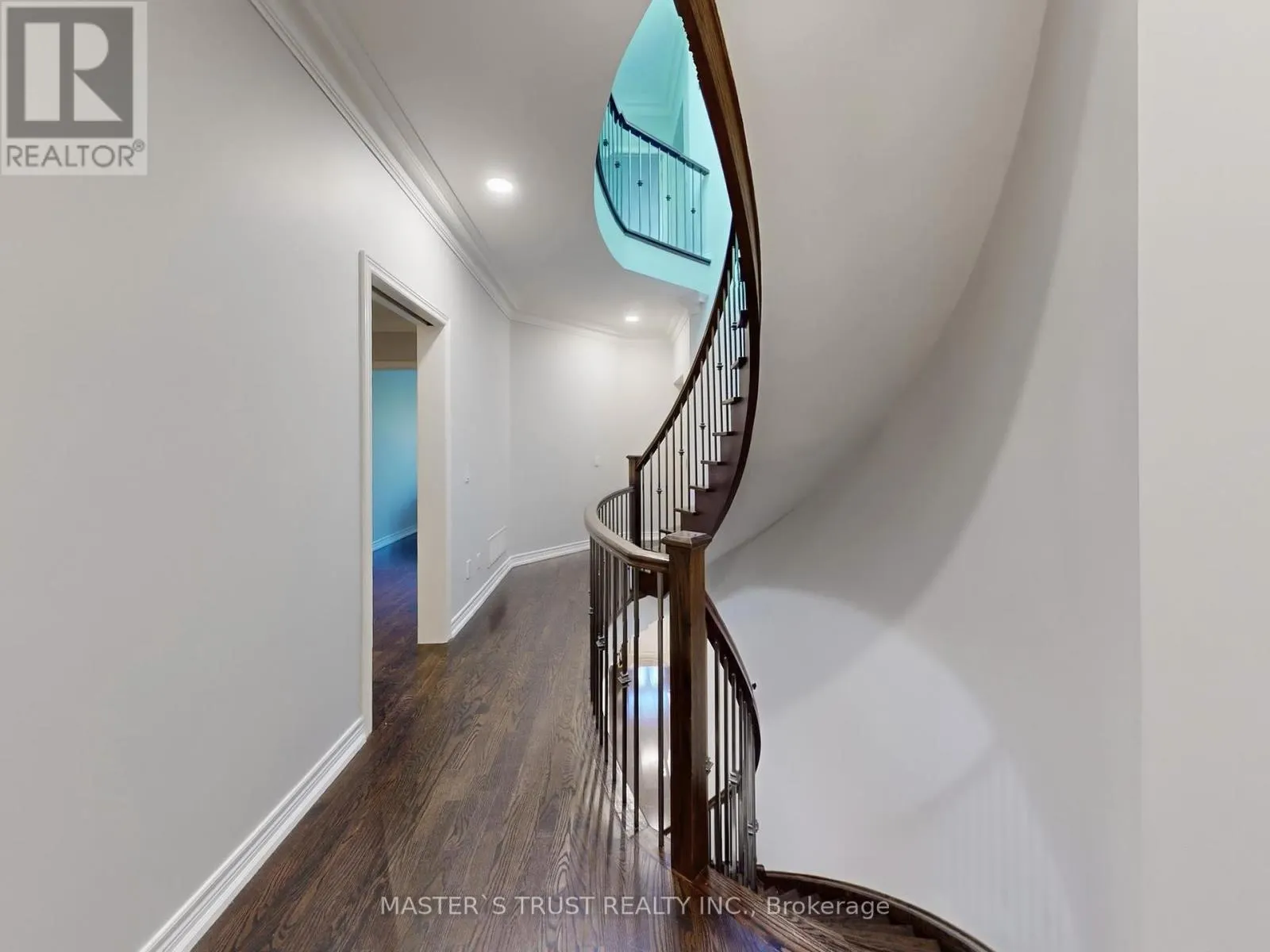 11 - 260 RUSSELL HILL ROAD