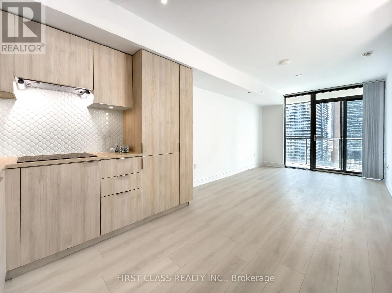 1404 - 11 WELLESLEY STREET W