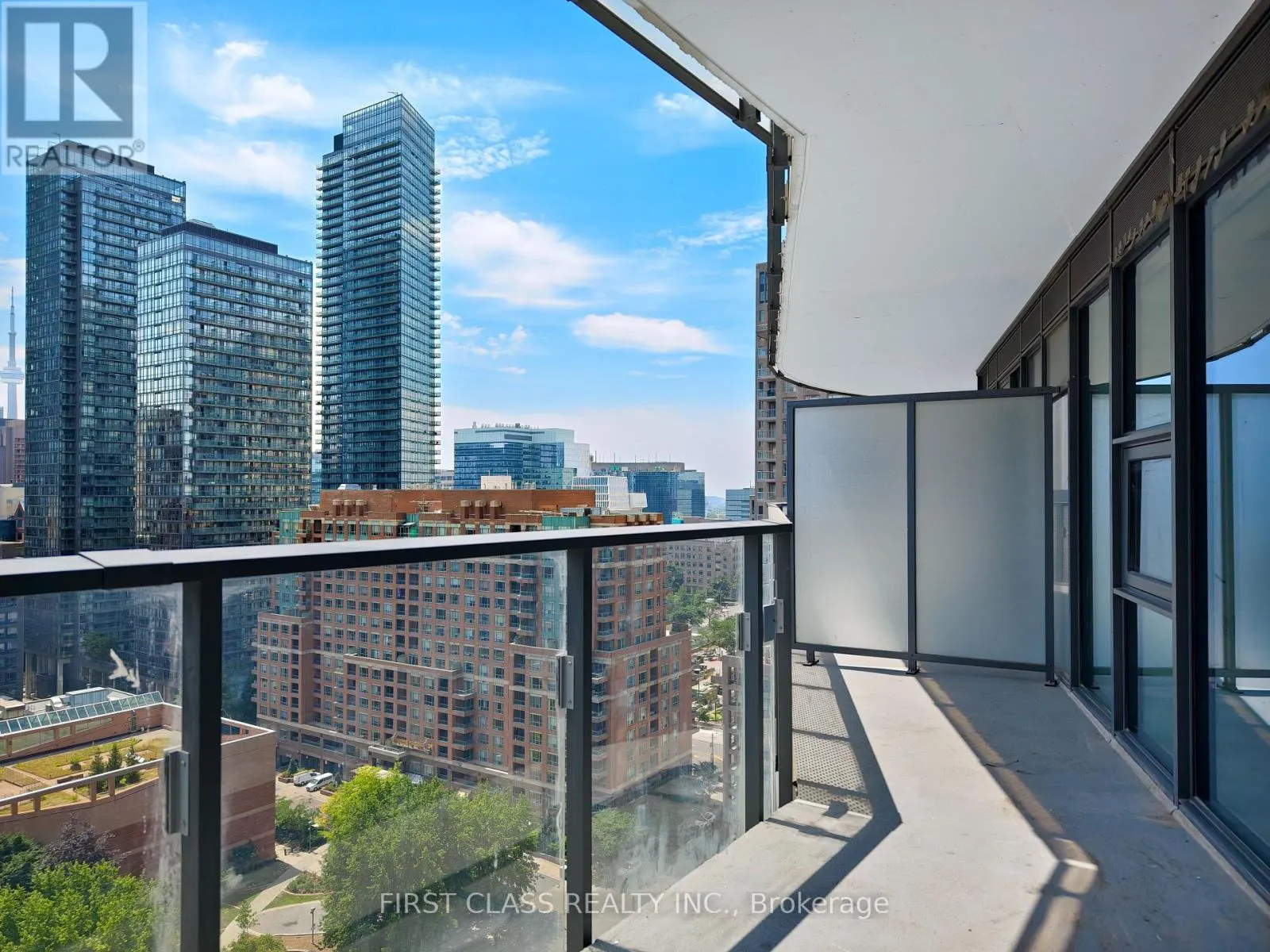 1404 - 11 WELLESLEY STREET W