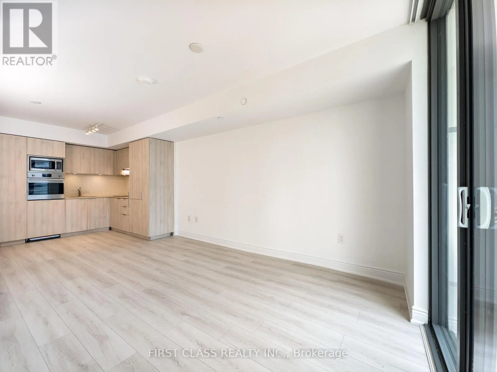 1404 - 11 WELLESLEY STREET W