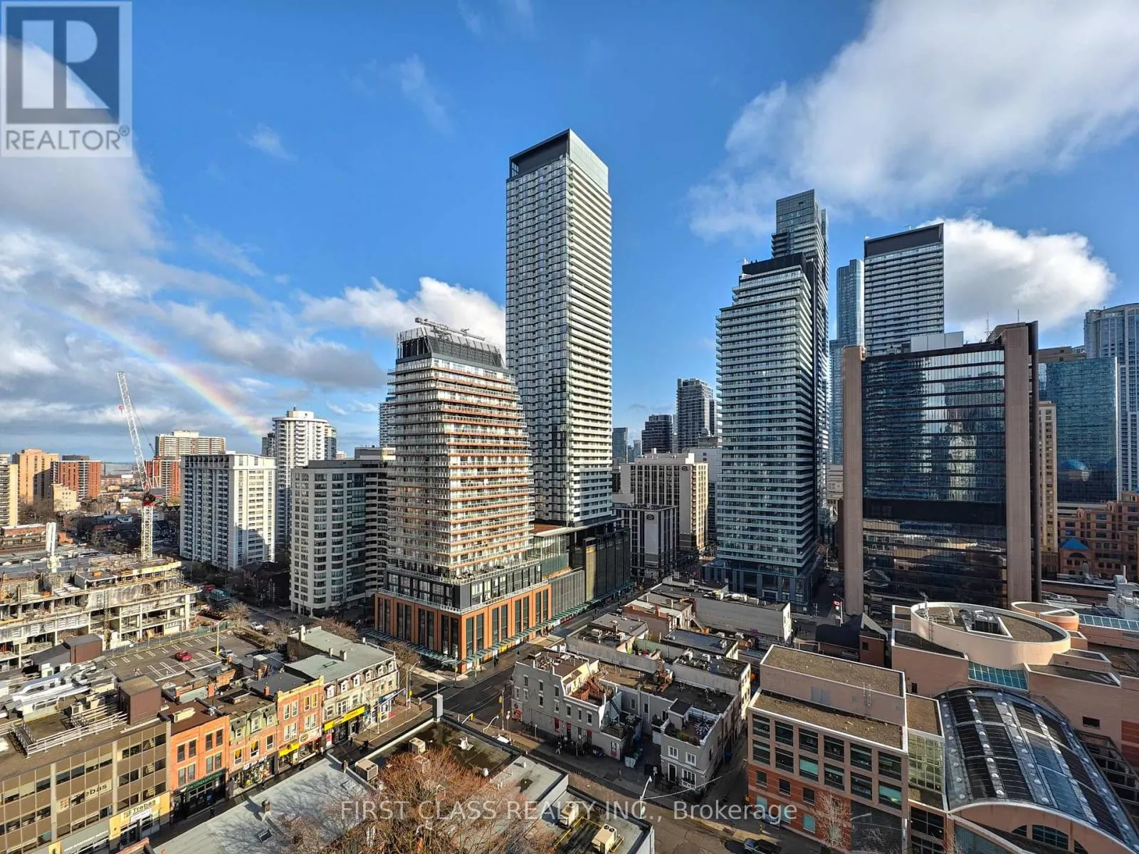 1404 - 11 WELLESLEY STREET W