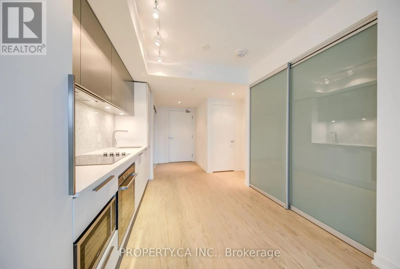 1701 - 85 WOOD STREET