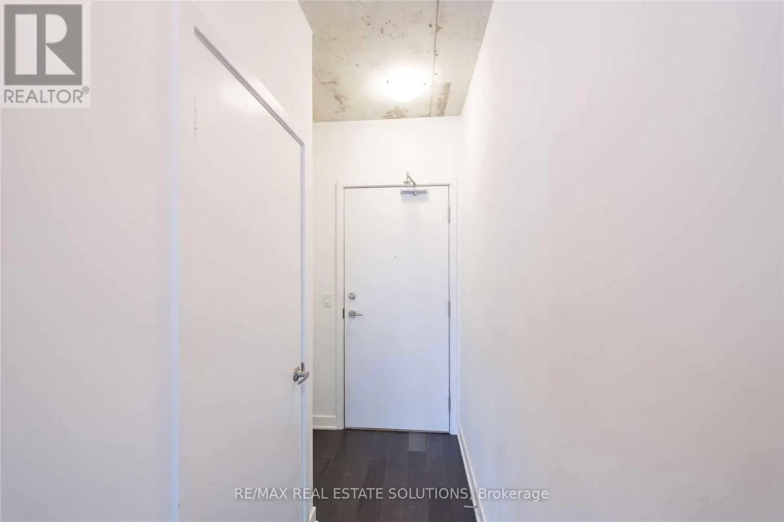 1303 - 210 SIMCOE STREET