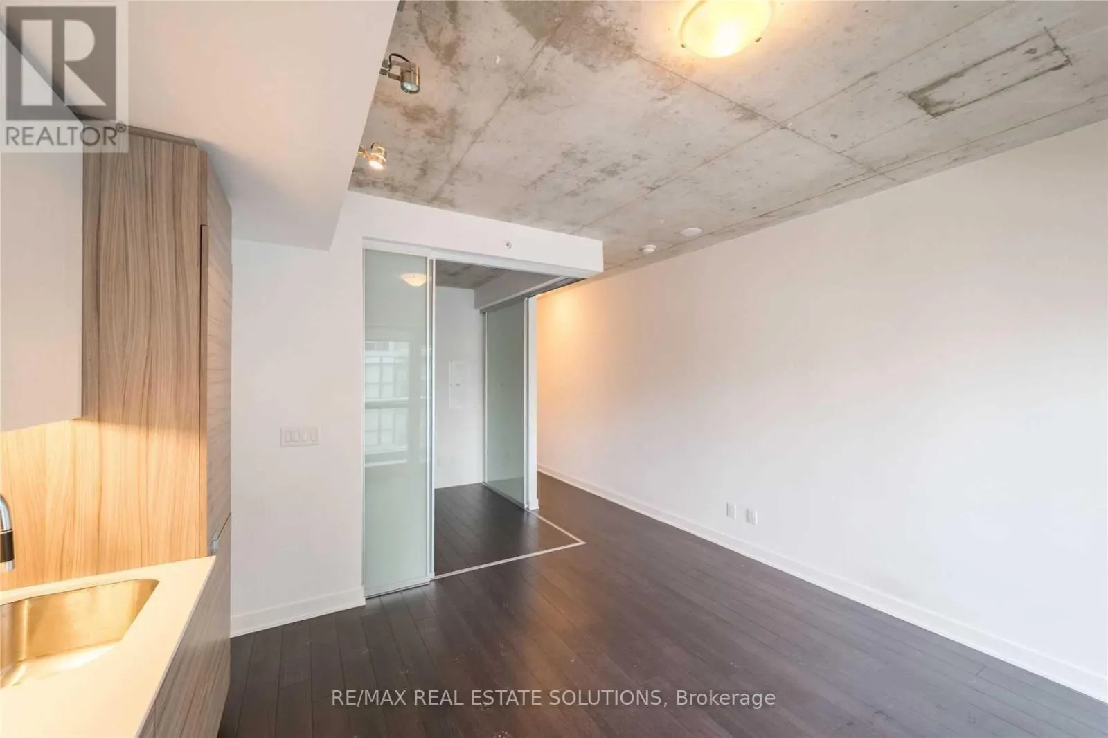1303 - 210 SIMCOE STREET
