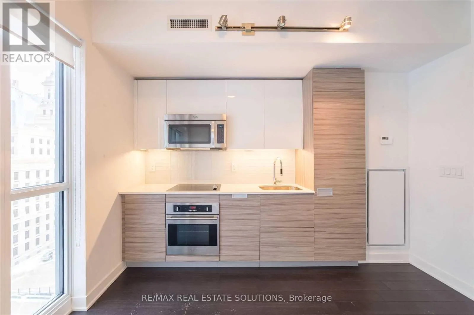 1303 - 210 SIMCOE STREET