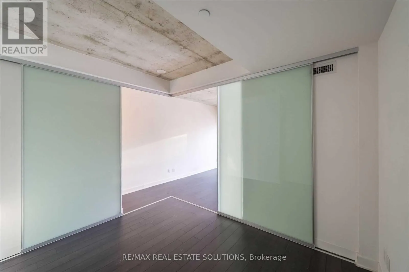 1303 - 210 SIMCOE STREET