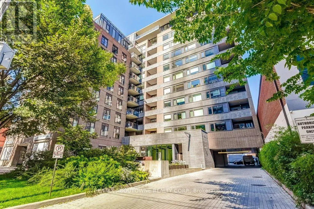 212 - 400 WELLINGTON STREET W