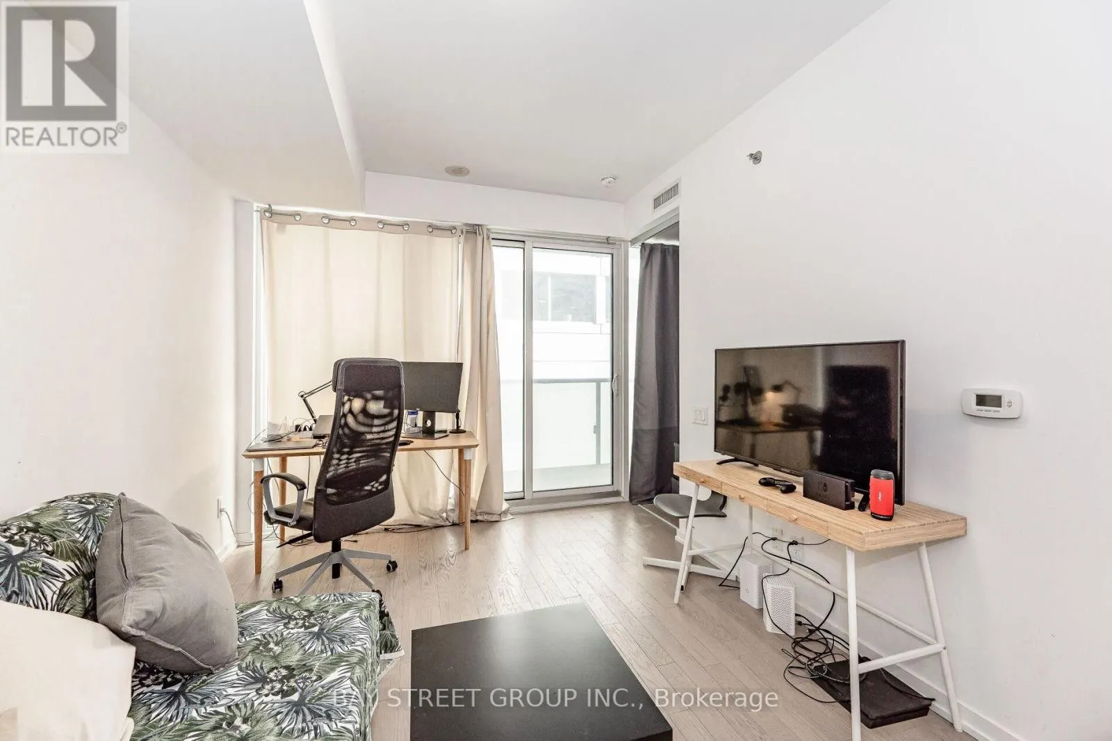 601 - 101 PETER STREET