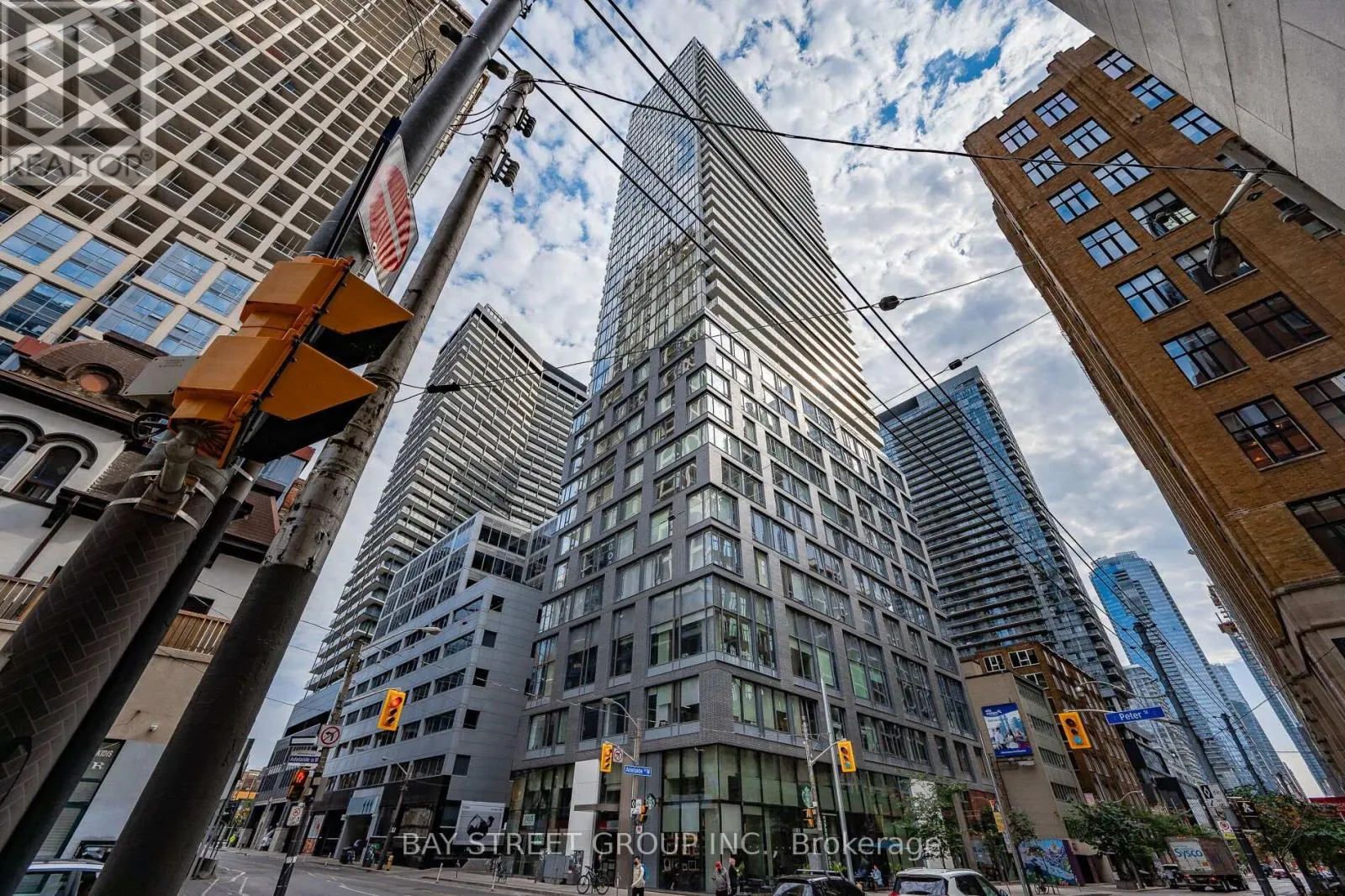 601 - 101 PETER STREET