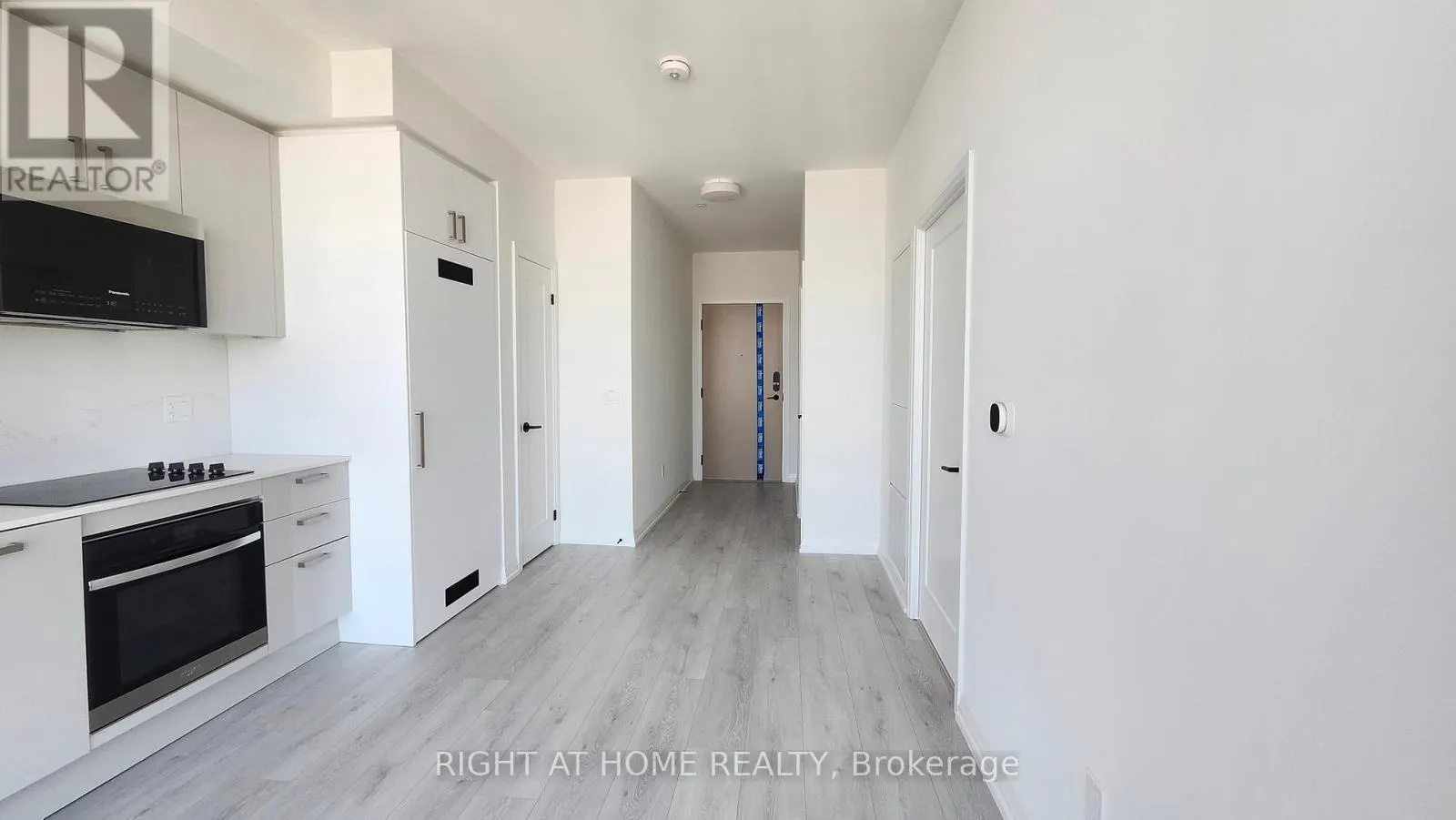 PH12 - 280 DUNDAS STREET W