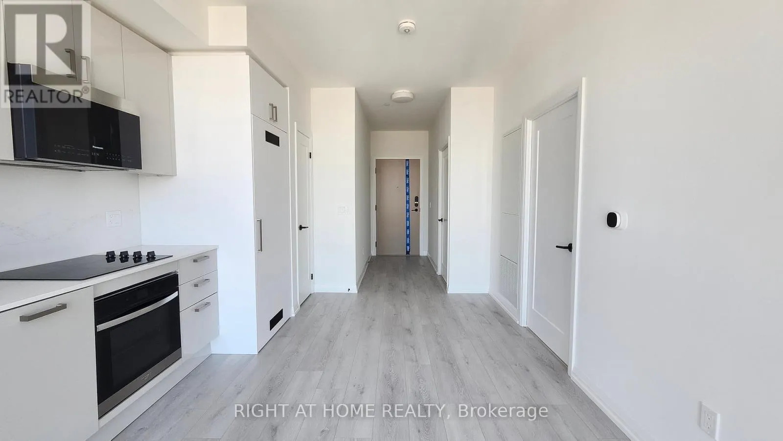 PH12 - 280 DUNDAS STREET W
