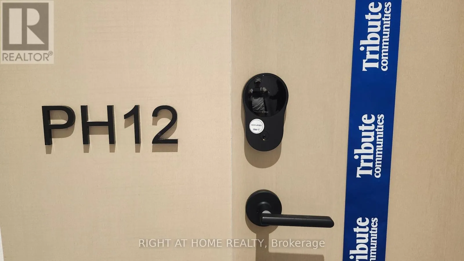 PH12 - 280 DUNDAS STREET W