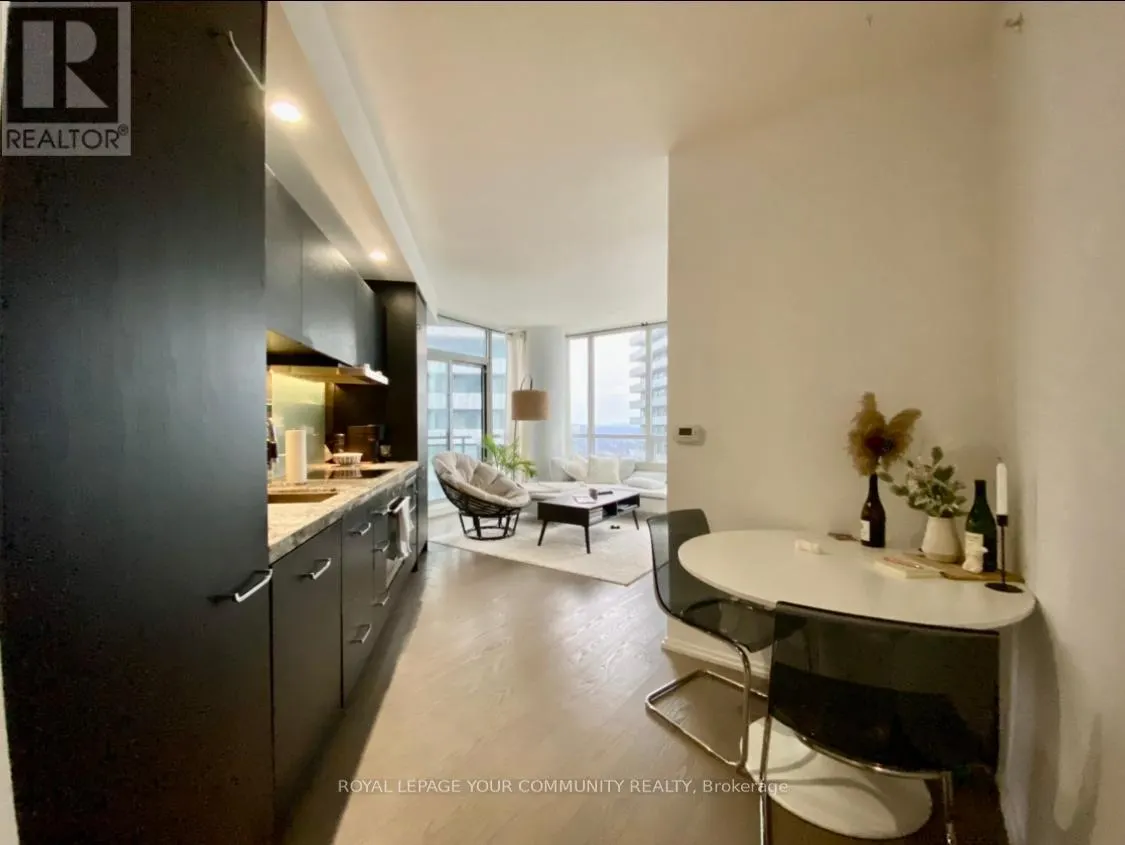 4009 - 45 CHARLES STREET E