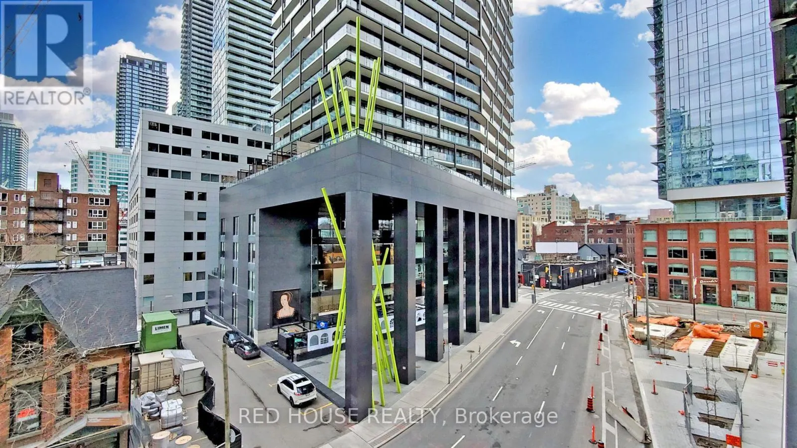 520 - 330 RICHMOND STREET W