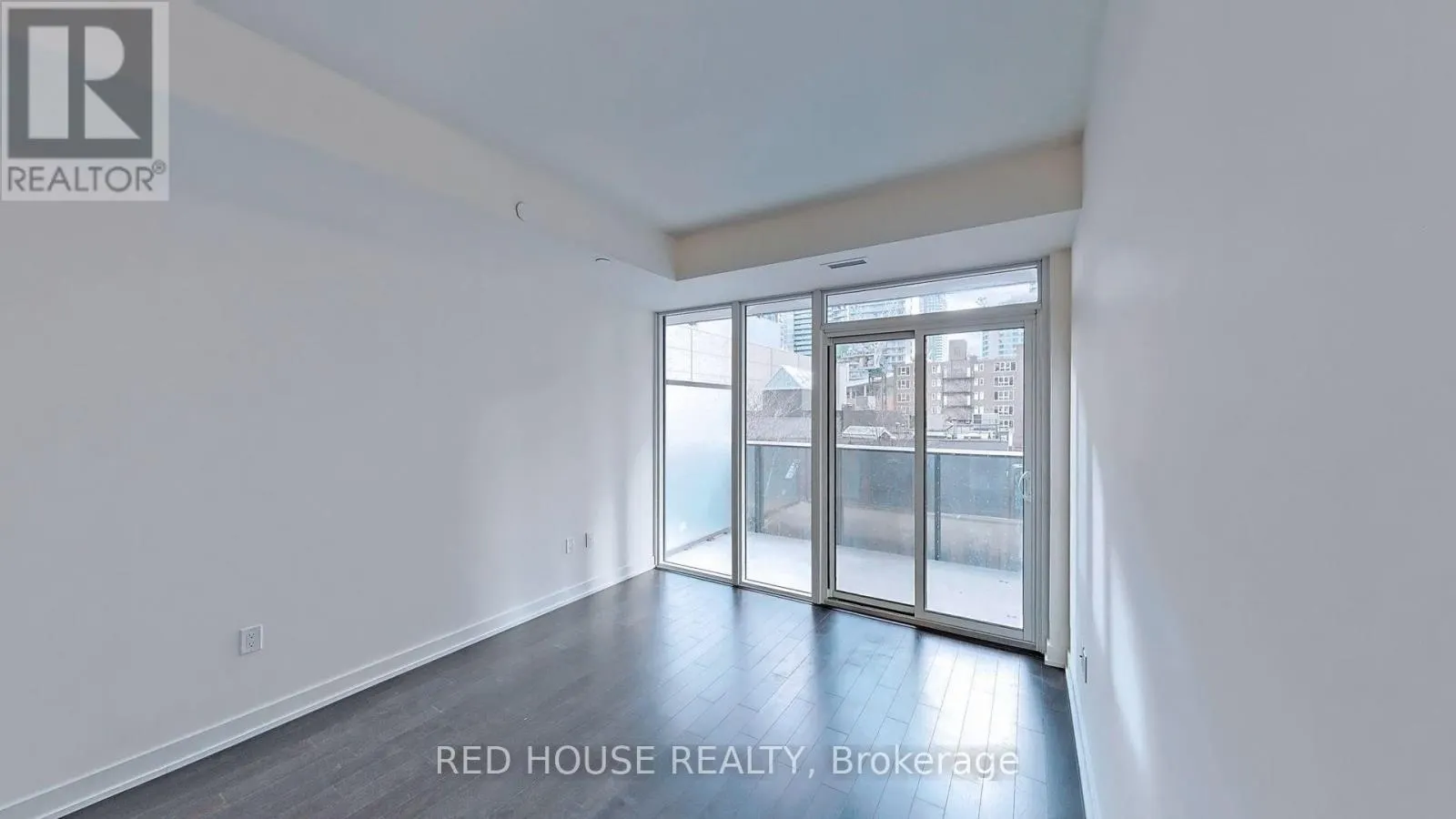 520 - 330 RICHMOND STREET W